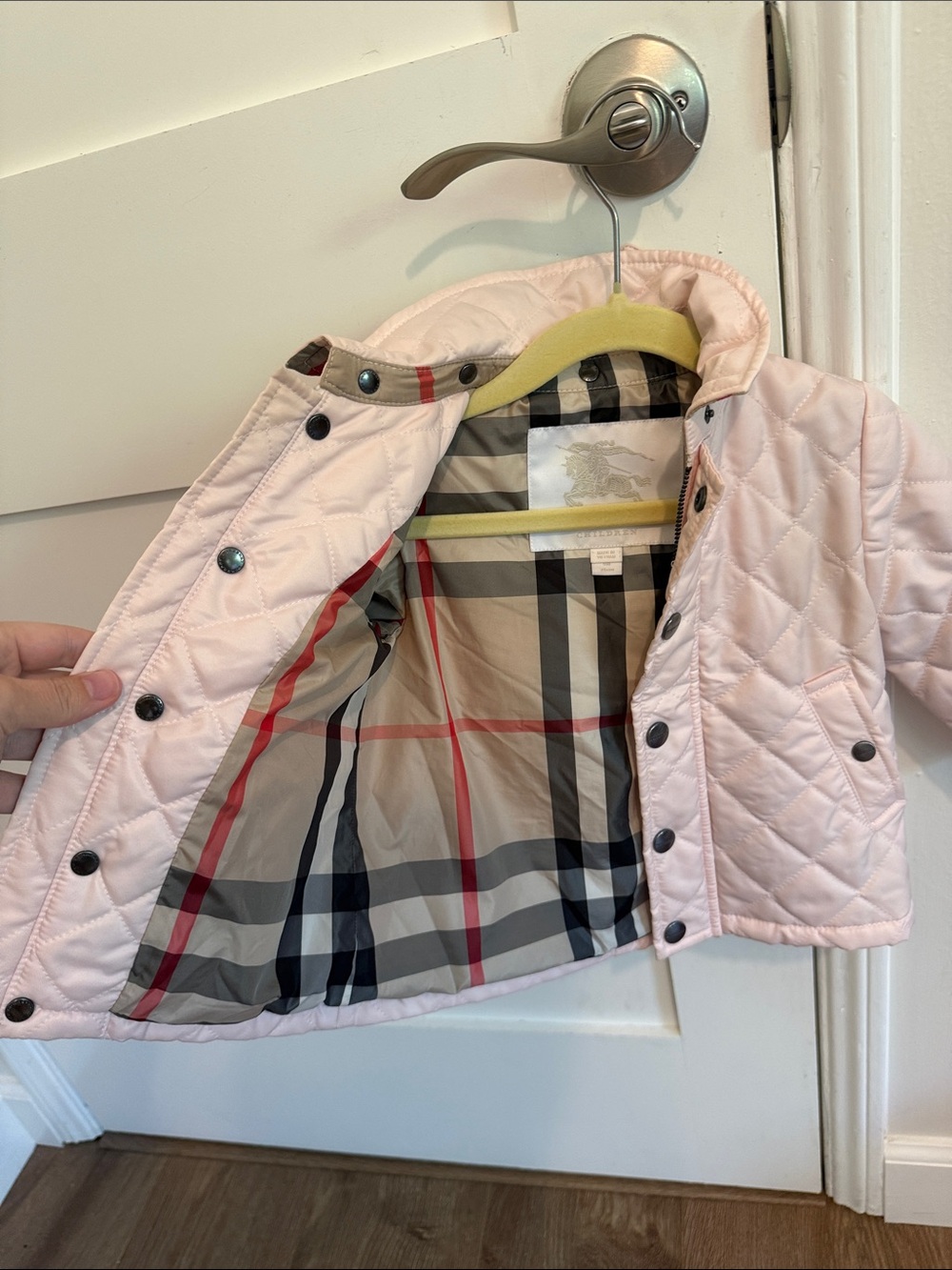 Burberry Light Pink Quilted Puffer Jacket for Kids - Picture 3 of 4